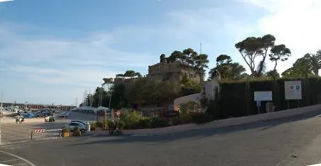 L'isola Hotel